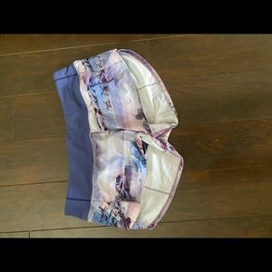 Lululemon speed up shorts 2.5”